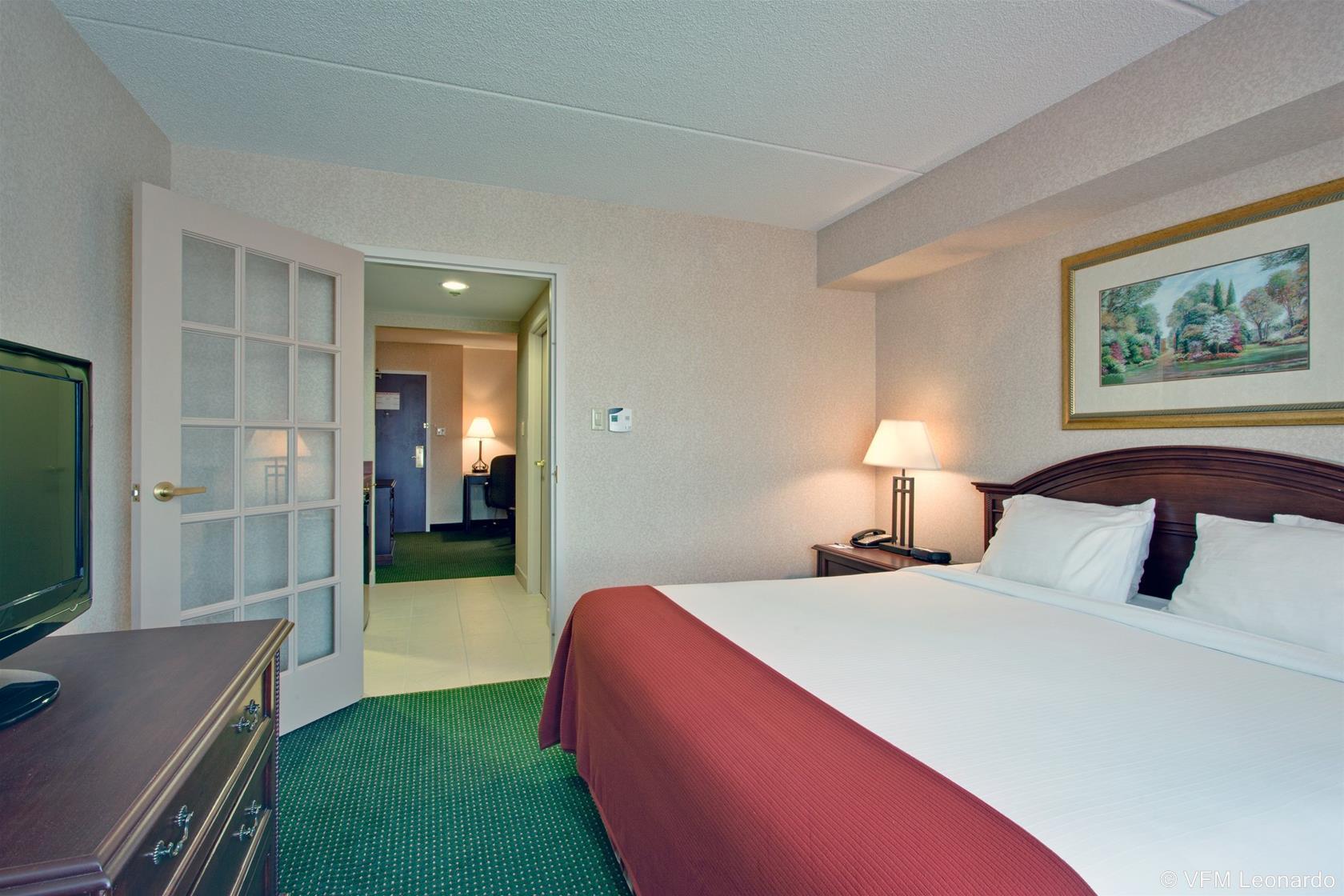 Holiday Inn Express Hotel & Suites Milton By Ihg Exterior photo